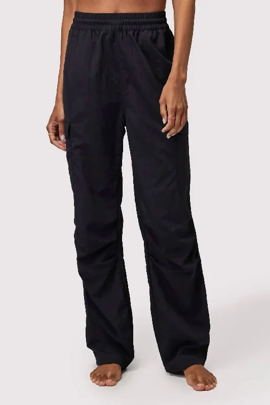 Journey Cargo Pants In Black