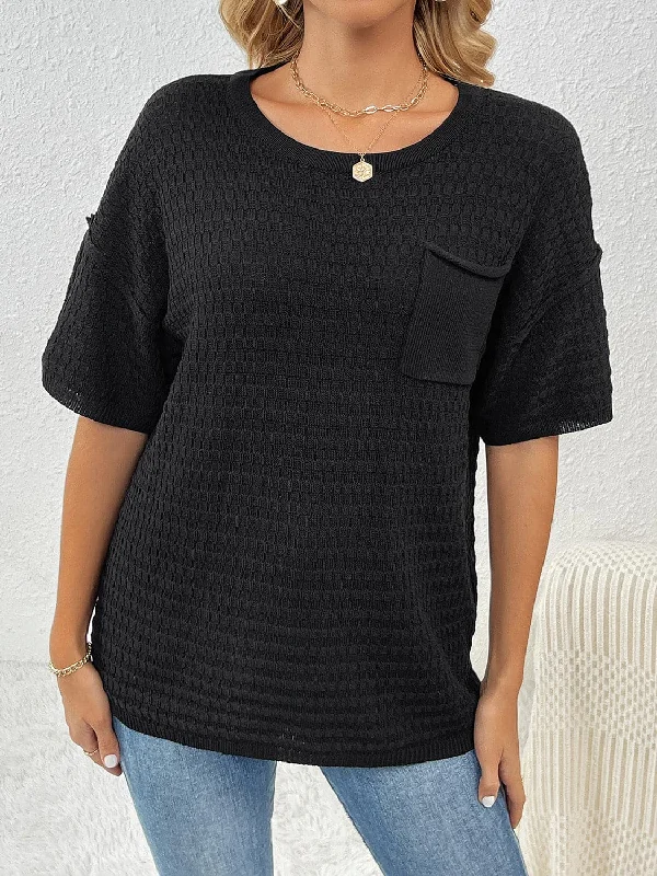 Chic knit top with pockets